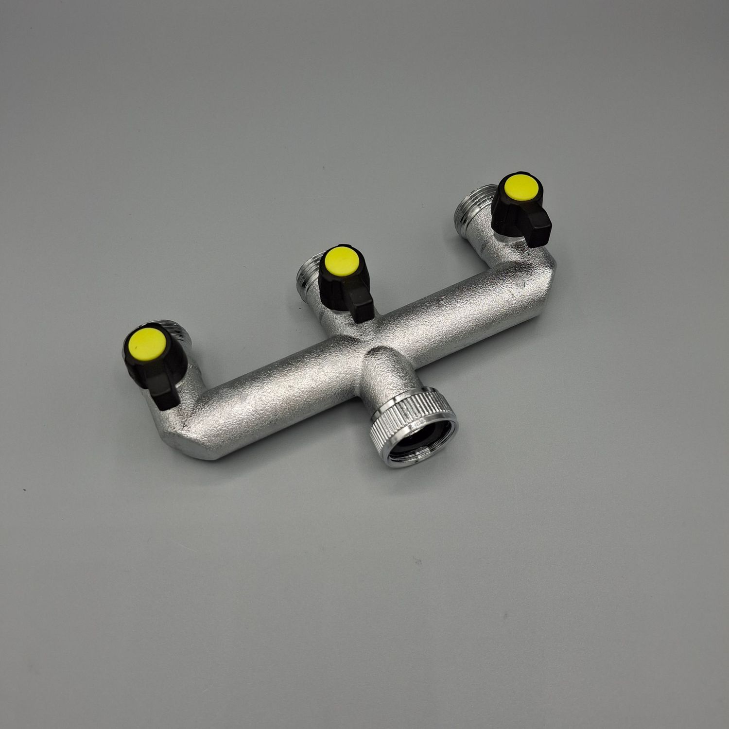 Brass 3-way manifold with 3/4" female tap connector & valved 3/4" male BSP outlets