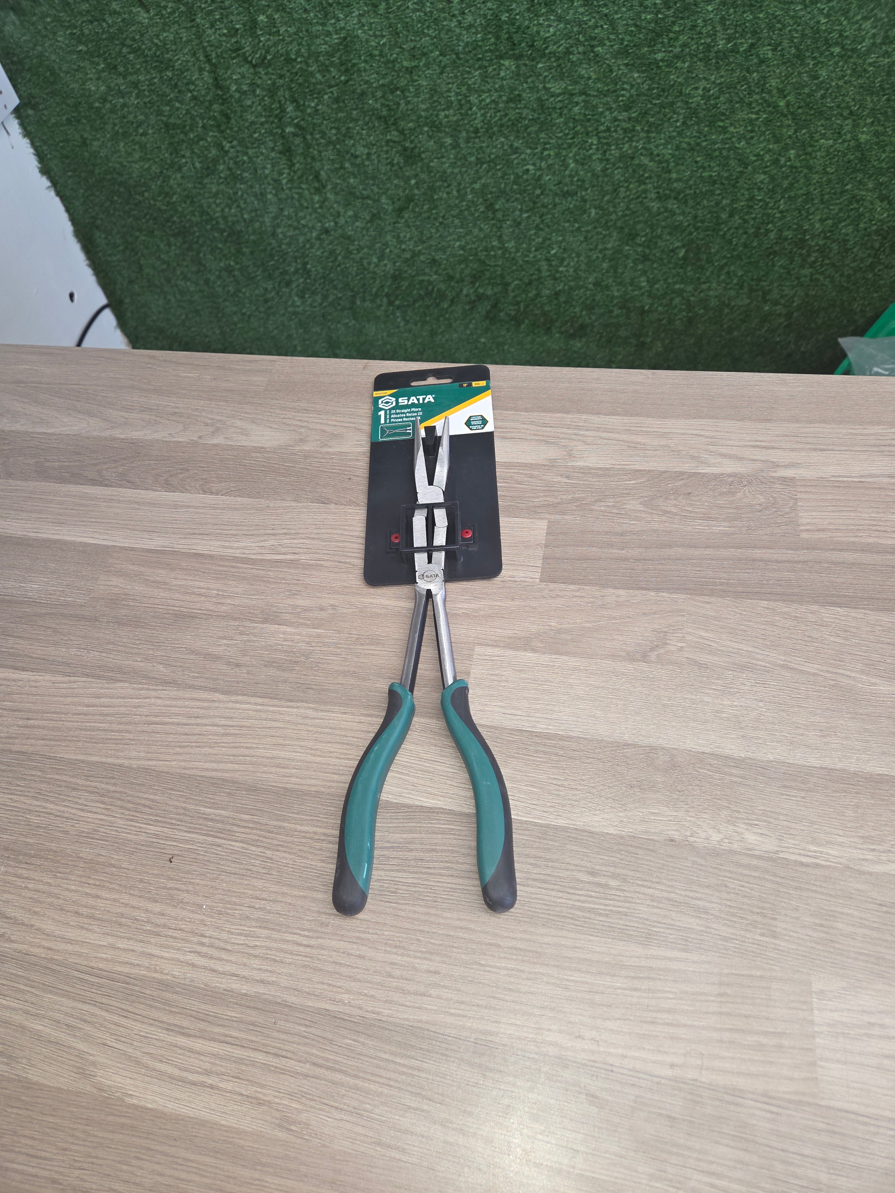 Double X-Pliers with Straight Long-Nose Jaw